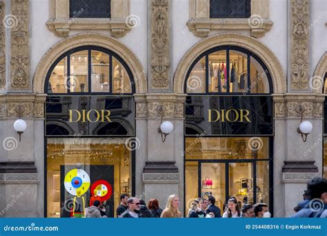 sede dior milano|christian dior italy.